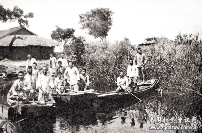 1937年抗日战争全面爆发后,在我党的领导下上海郊区的游击队依托水网积极抵御日寇。 上海市档案馆藏