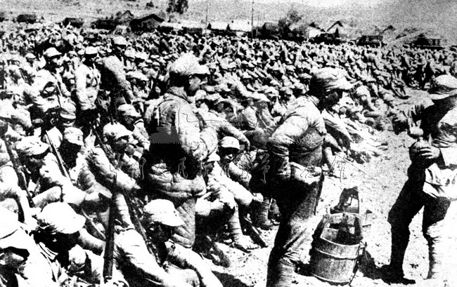 太平洋战争爆发后，日军迅速向东南亚推进。为配合美、英、荷在东南亚的战略防御，应盟军请求，中国派出远征军约十万兵力入缅参战。
