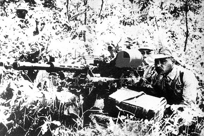 退入印度的中国远征军改编为中国驻印军。1943年10月，中国驻印军联合英美盟军展开缅北反攻作战。
