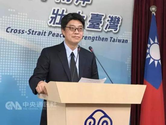 （图为台湾“陆委会”发言人，也是他在宣称“中国媒体造谣，新加坡没说反对台独”）