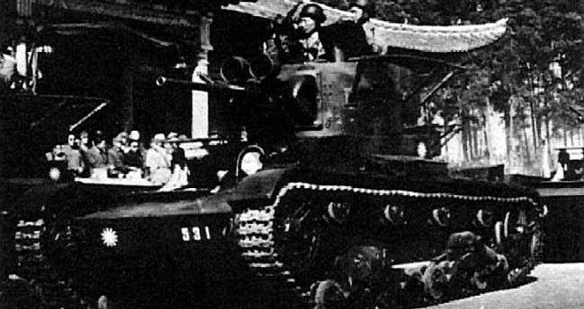 苏制T-26b(1933年型)坦克，战斗全重为10.5吨，乘员3人，装备1门45mm炮和1挺7.62mmMG机枪。昆仑关战役中国军使用了此种坦克。 
