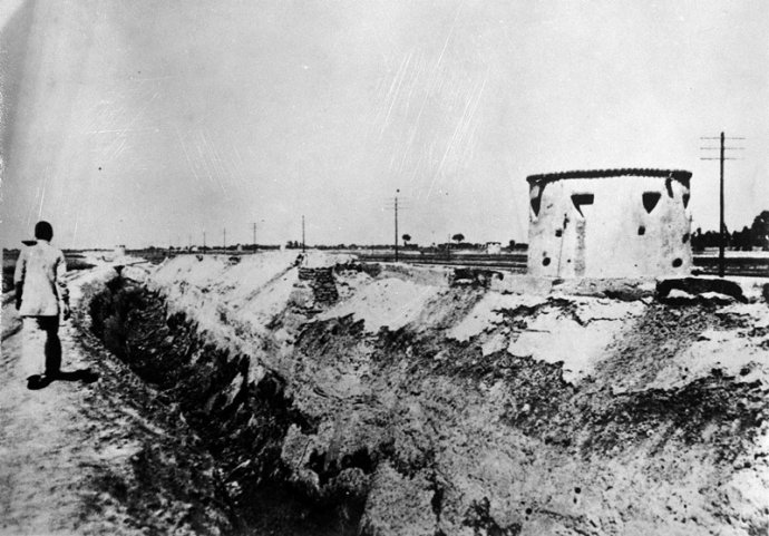 02 华北日军强迫百姓修筑的交通壕