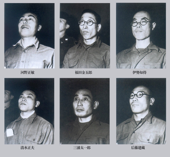08 1948年3月，联合国远东国际军事法庭横滨BC级军事法庭，以杀害虐待俘虏罪对“鹿岛组”的4名监工以及2名警察判处死刑或20年徒刑（后均被释放）。图为在横滨国际军事法庭上受审的鹿岛组罪犯和日本警察。