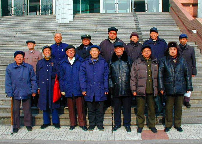 09  辽宁省沈 阳市部分劳工在进行口述资料证据保存公证后合影