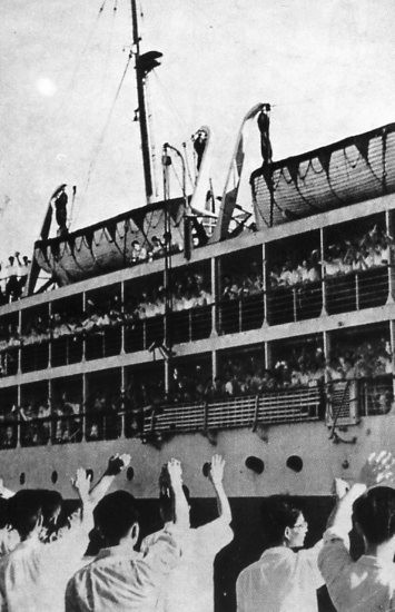 日本战犯第一批被遣返，由天津塘沽乘船回国。