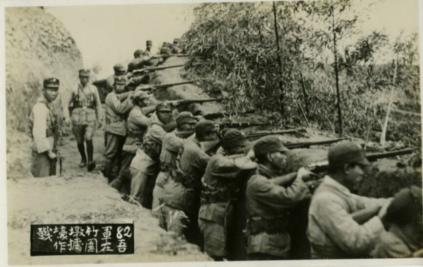 一·二八淞沪抗战，我十九路军战士奋起抗击。