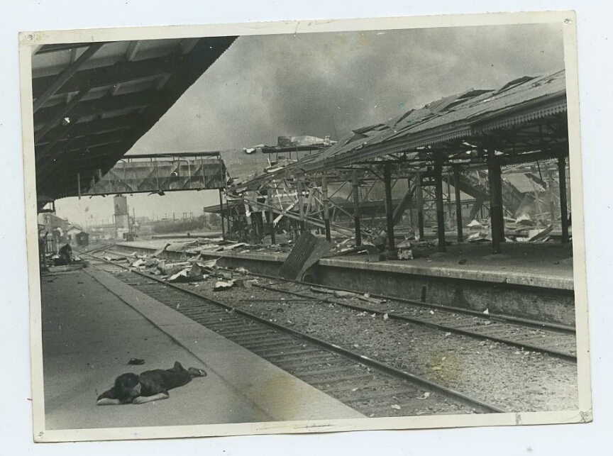日军轰炸下的上海火车站2。1937。