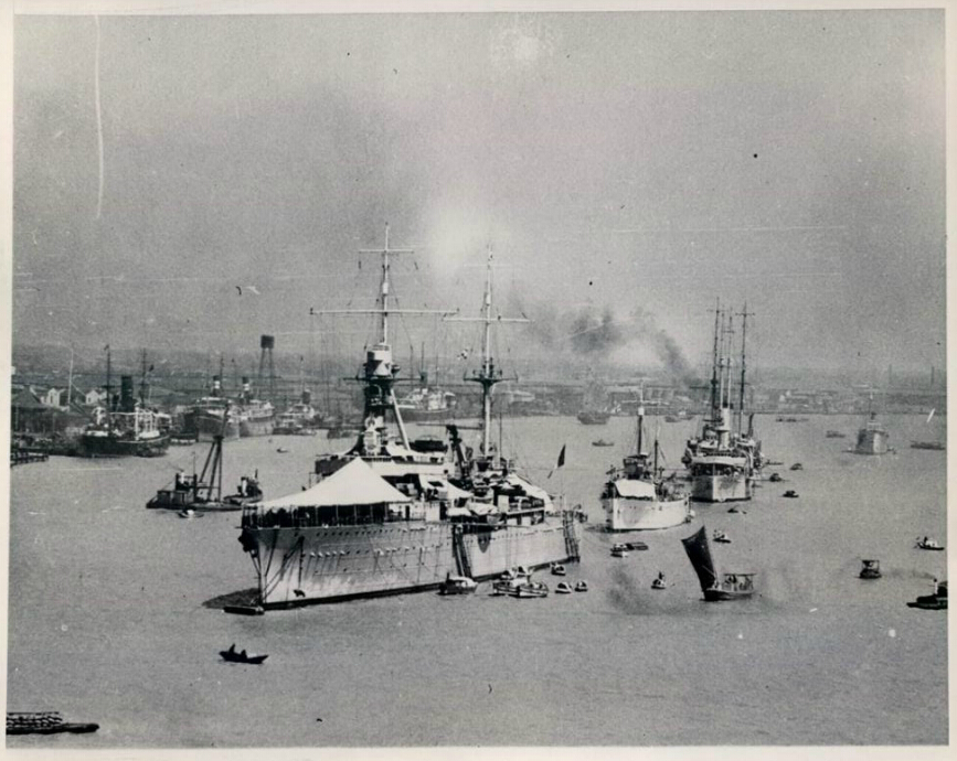黄浦江上战斗同样惨烈。1937。