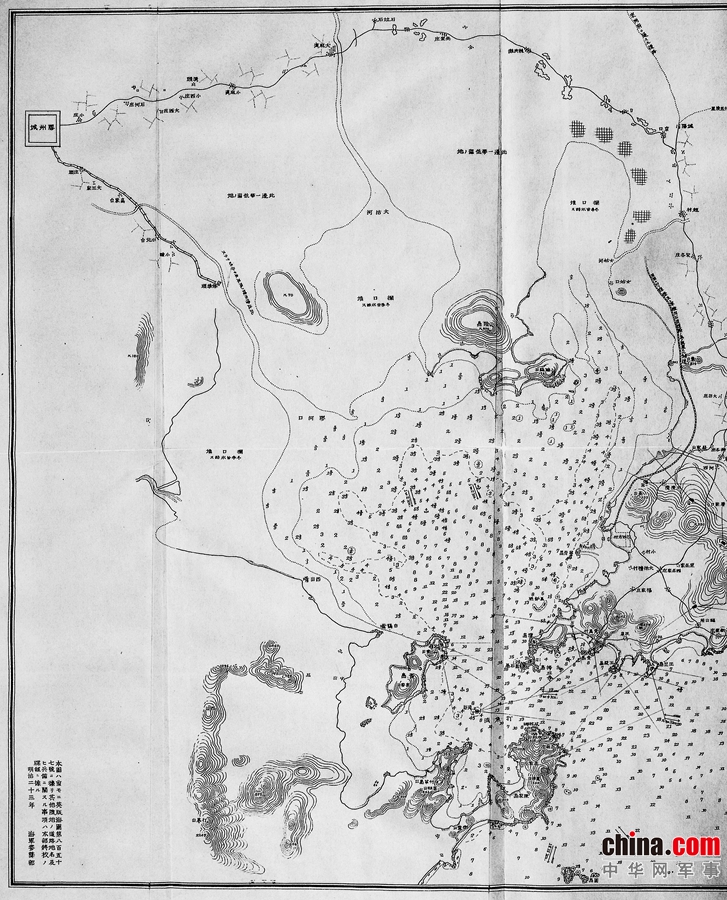图为：1-1890年日本海军参谋部在英国海图基础上绘制的胶州湾布防图。