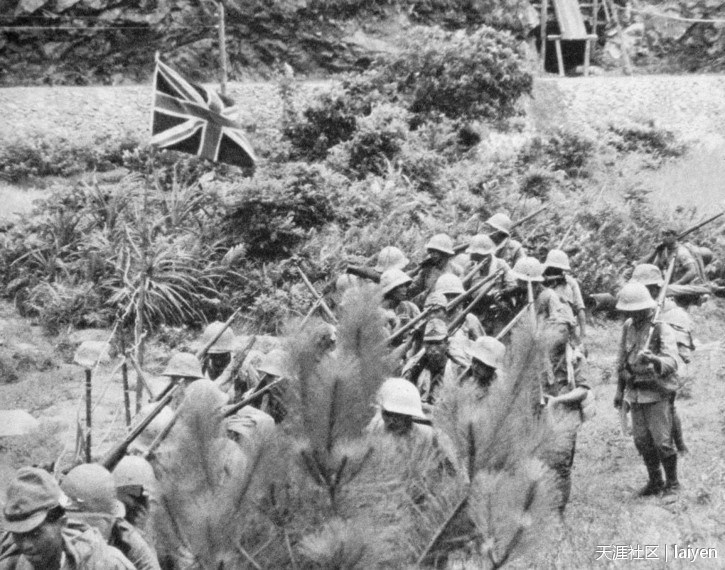 1940年6月29日，广东深圳沙头角，行进中的日军部队。