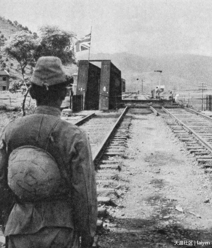 1940年6月，广九铁路深圳段，放哨的日军冈田部队士兵。