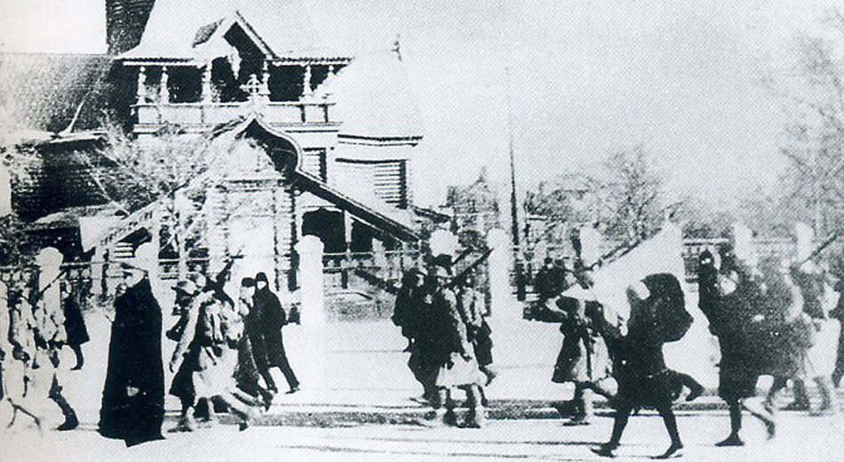 　1932年2月5日，关东军侵占东省特别区哈尔滨。