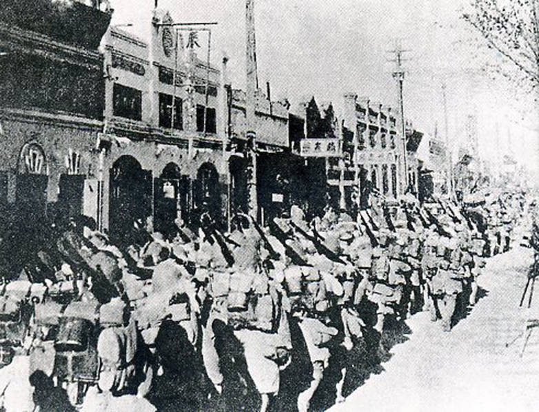 关东军混成第四旅团主力部队进驻黑龙江省城齐齐哈尔。