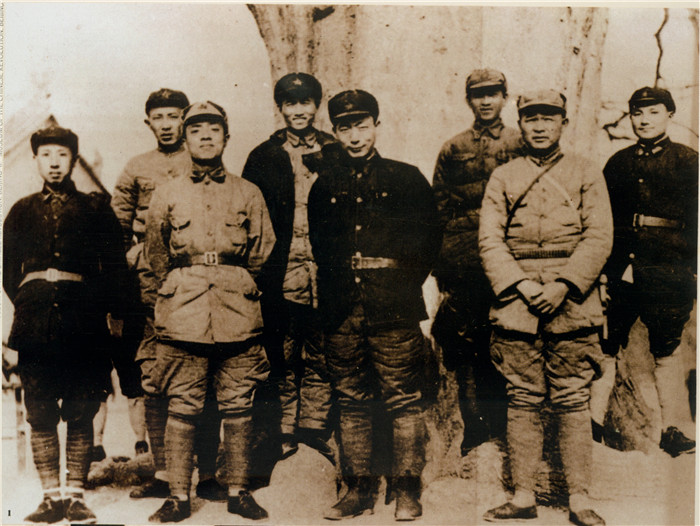 三十年代中国共产党领导人：左起毛泽东、周恩来、博古、朱德(1)