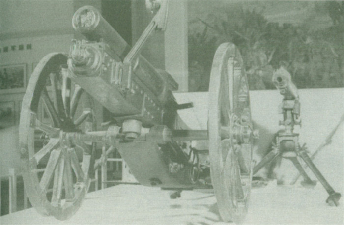 红二、六军团在长征作战中使用的山炮，也是长征红军拉到陕北的唯一一门山炮。