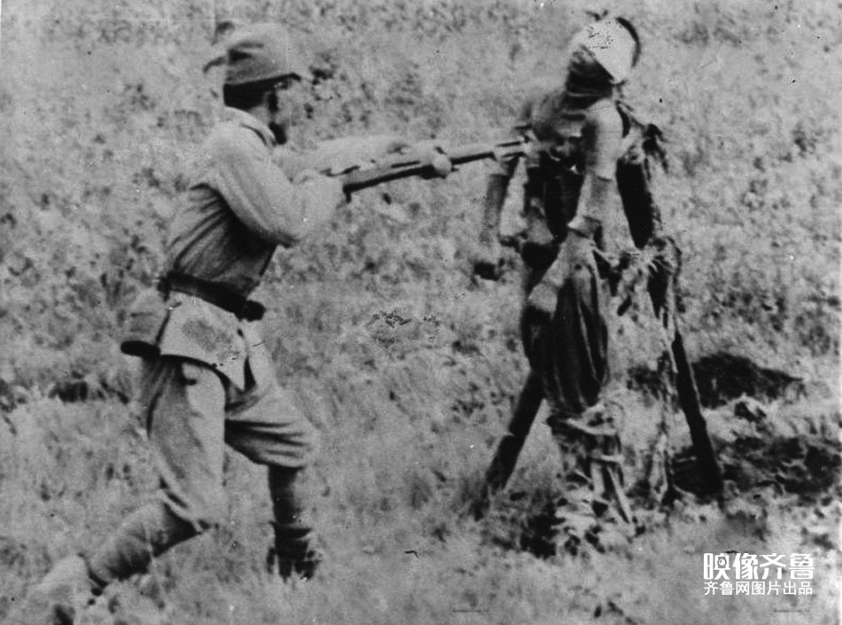 日军在天津附近用中国人的躯体练刺刀