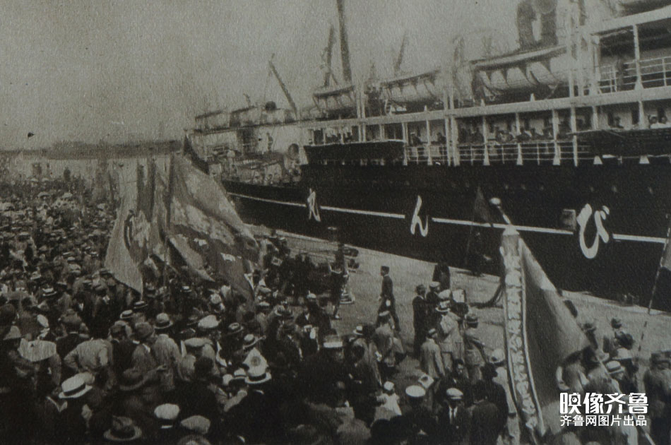 第三师团抵达青岛受到日侨欢迎。