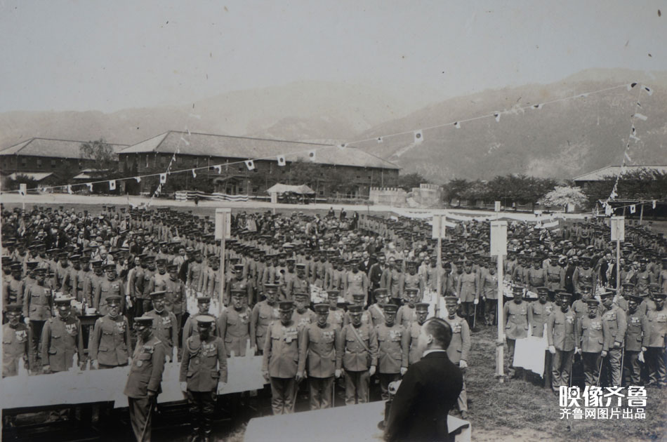 日军出征青岛前的仪式。