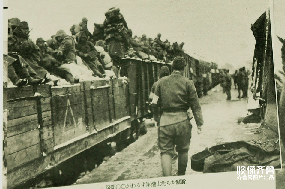 图为在滁县沿津浦铁路北进的日军。