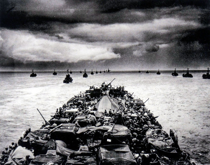 “历史不容忘却”《世界反法西斯战争》摄影展 (2)