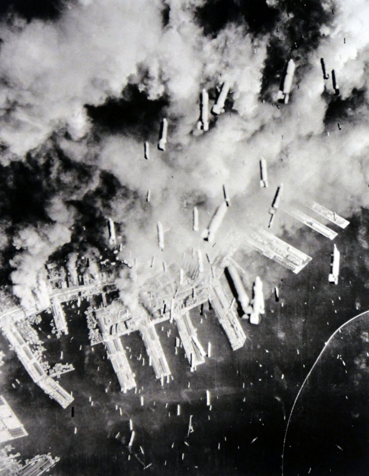 “历史不容忘却”《世界反法西斯战争》摄影展 (59)