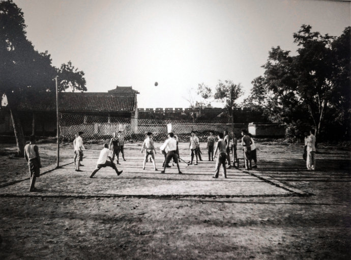 1938年打排球的八路军