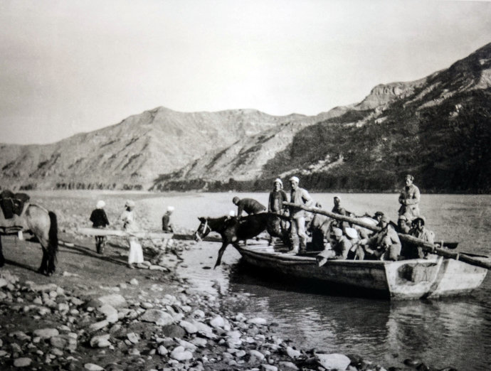 1944年从晋察冀出发六天后渡过黄河