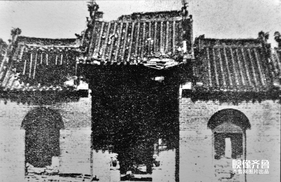 图为中国军队与日军展开巷战最激烈的地方之一，台儿庄清真寺。