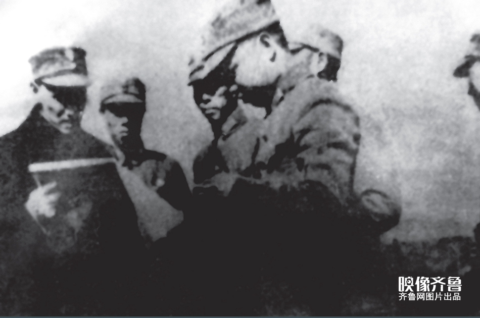 3月24日，当台儿庄激战开始时，蒋介石即赴徐州视察督导。