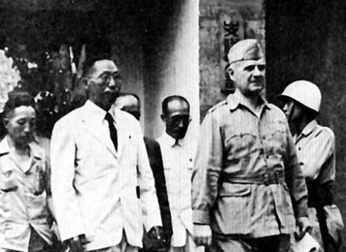 1945年8月，韩国临时政府与美军协商光复军回国作战事宜