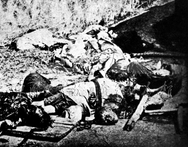 刘永福率领黑旗军誓死抵抗日军登陆。图为在作战中牺牲的黑旗军战士。
