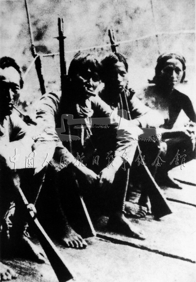 参加雾社起义的泰雅族同胞。