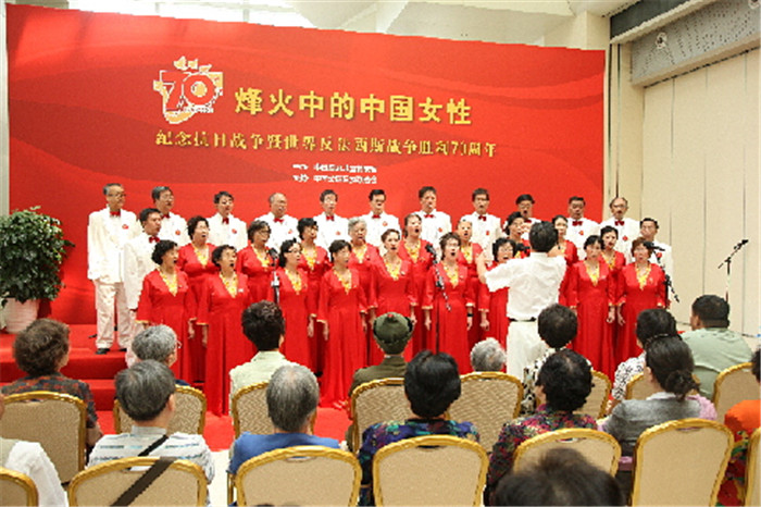 共和国同龄之声合唱团演唱《松花江上》、《大刀进行曲》 
