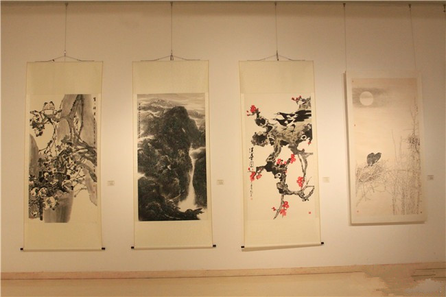 “到人民中去”京津冀百名艺术家志愿者赴抗战圣地服务采风创作成果巡展 (18)