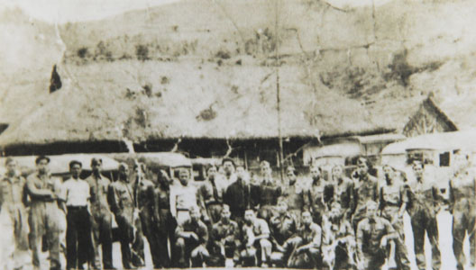 1940年印尼中华机工加入中国红十字会服务团合影于云南
