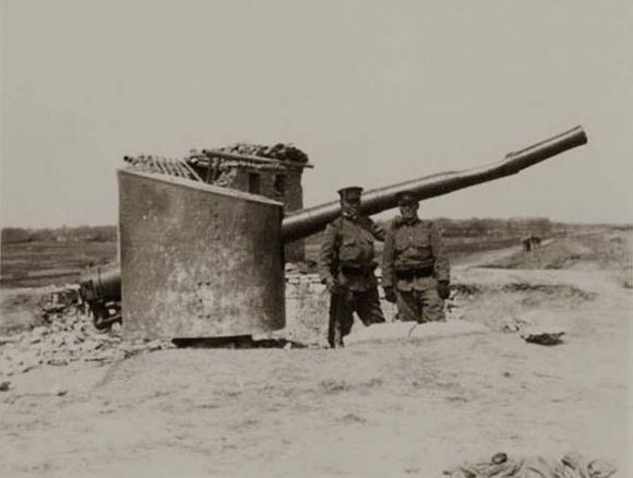 上海吴淞炮台1937日军占领之1。