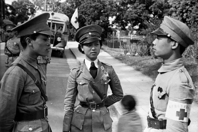医护队队员。中国，约1938年