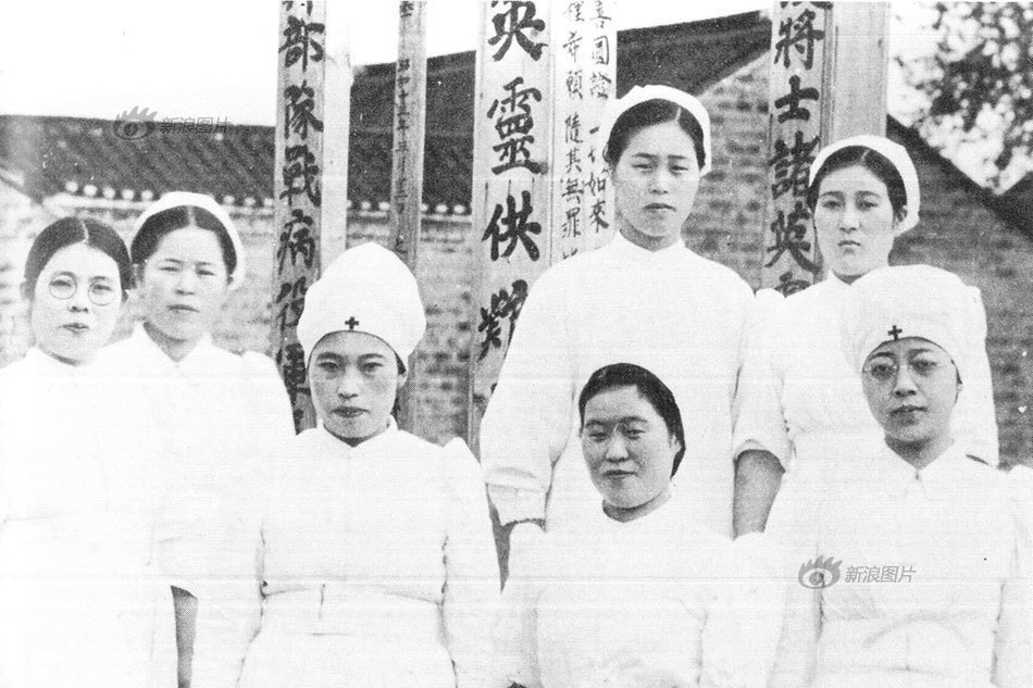 图上的几位都是出生于九州的女护士，籍贯分别是熊本、大村和佐贺，在战时来到上海。