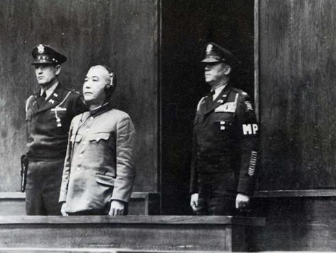 东京审判罕见影像，日本战犯被绞死全过程