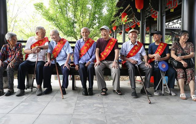 六个抗战老兵的日本投降73周年纪念日