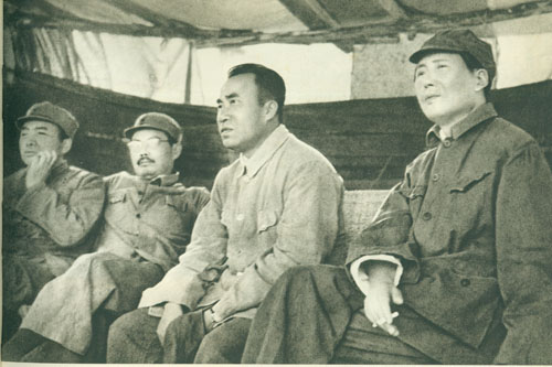 1939年，彭德怀和毛泽东、朱德、叶剑英在延安。