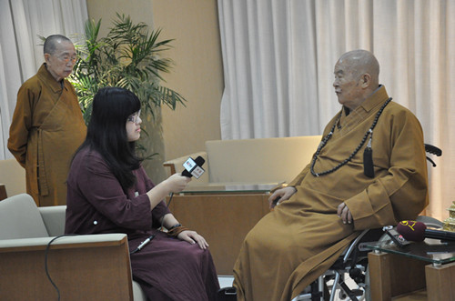 “佛教在线”安迪对话星云大师。