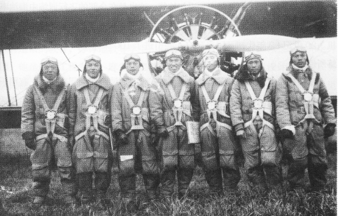 1934年,航空学校三期学生,左起：夏振扬、沈崇诲、郑景和、佟彦博、祝鸿信、王士箨（朱力扬：《中国空军抗战记忆》，浙江大学出版社，2015年）
